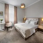 Mamaison Sulekova 4*
