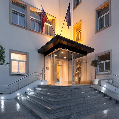 Hotel Mamaison Sulekova 4*